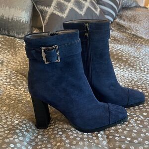 Women's Navy Suede Buckle Ankle Boots size 8 new without box never worn